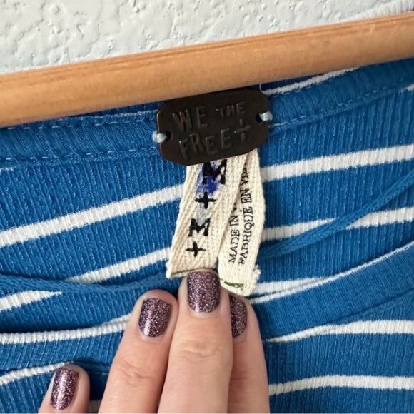 We The Free Roundabout Blue White Striped Top Size M - Picture 2 of 6